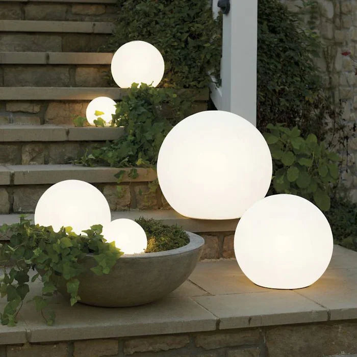 Magisk LED Trädgårdsbelysning – Sfärisk Lampa
