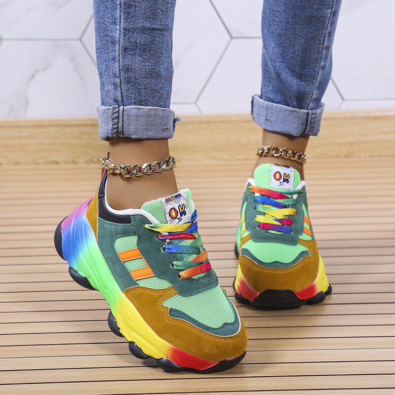Vibrerande Regnbågs Sneakers – Stil & Komfort