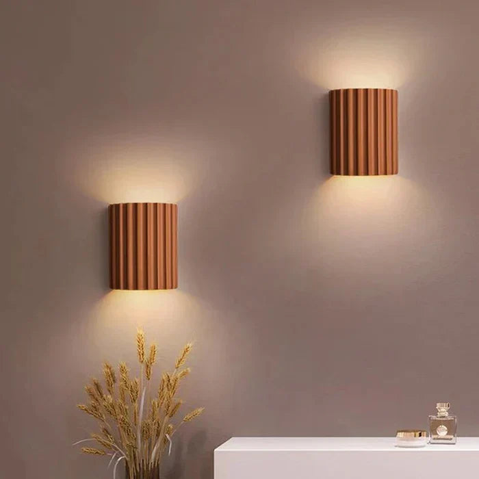 Elegant Vägglampa i Resin – Modern Belysning