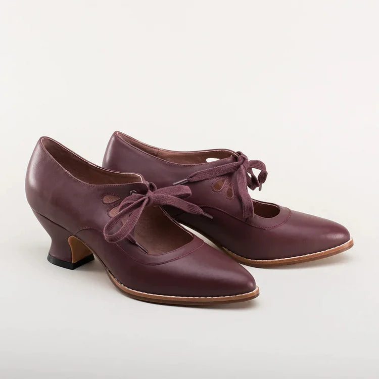 Tidlösa Eleganta Edwardianska Lädreskor Dam