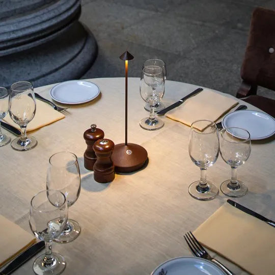 Elegant Vattentät LED Bordslampa för Hem & Utomhus