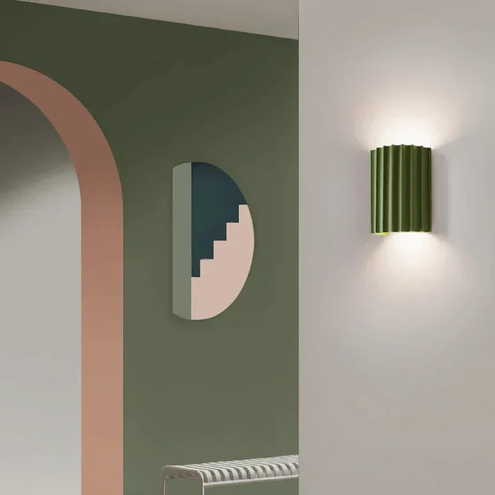 Elegant Vägglampa i Resin – Modern Belysning