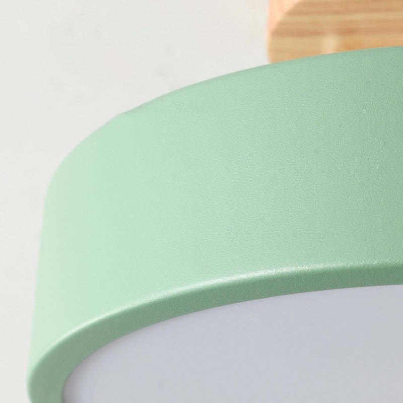 Elegant LED Taklampa i Trä – Modern Belysning