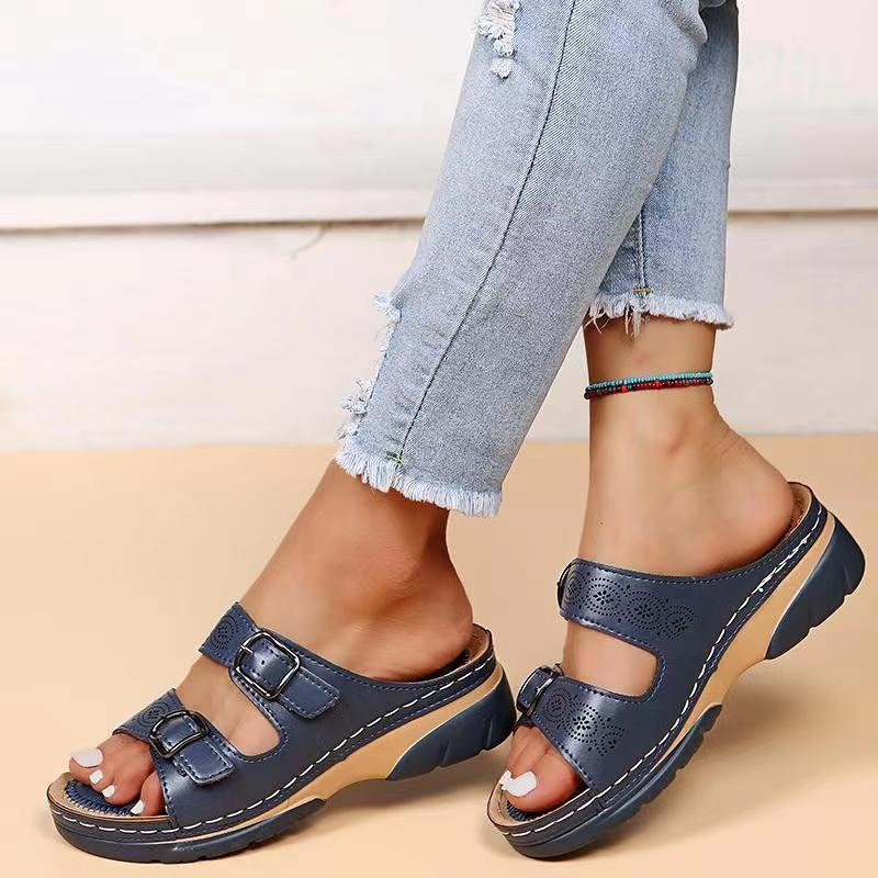 Stilrena och bekväma ortopediska sandaler