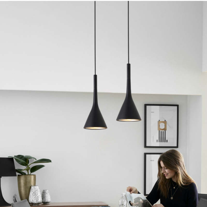 Modern Triangulär Taklampa med LED-belysning