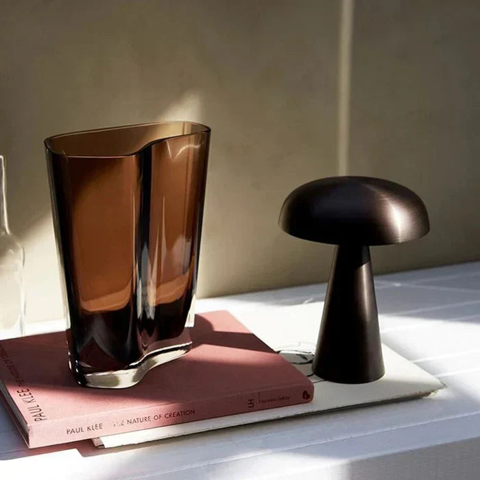 Elegant Trådlös Svampformad LED Bordslampa