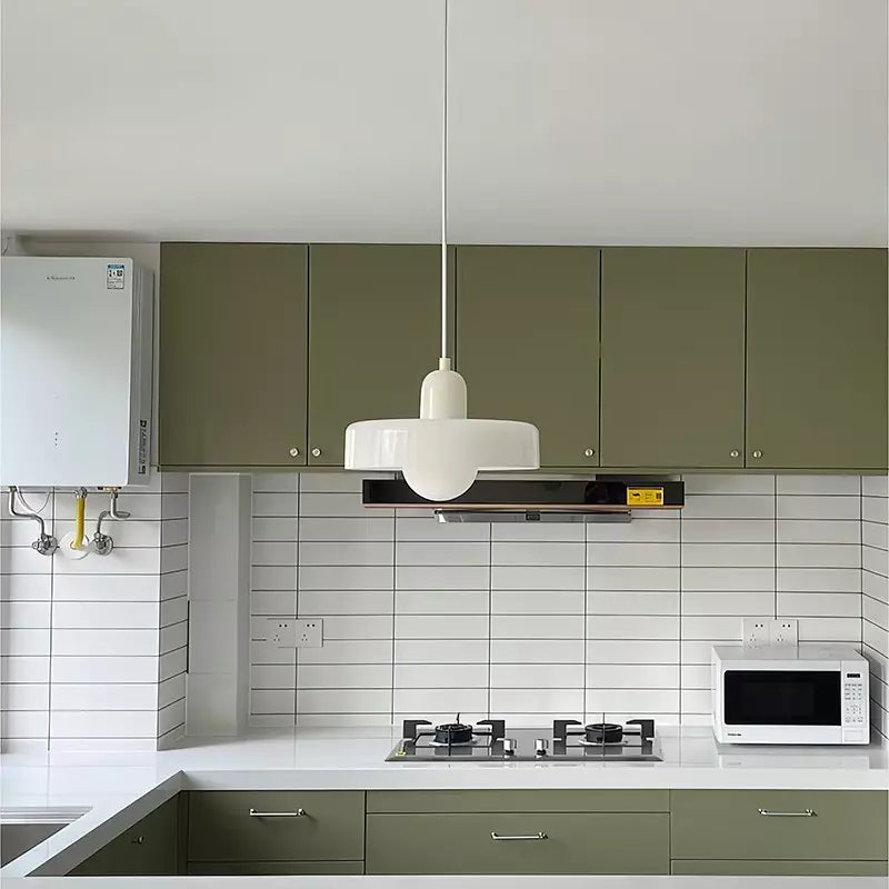 Elegant Bauhaus Pendellampa i Färgat Glas