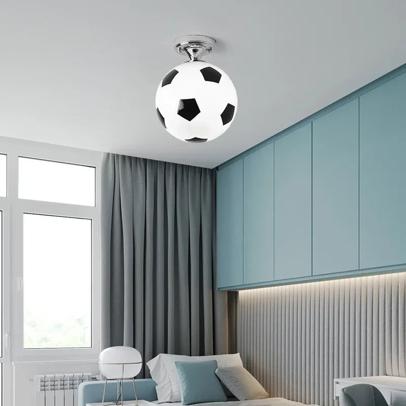Lekfull LED Taklampa med Fotbollsdesign