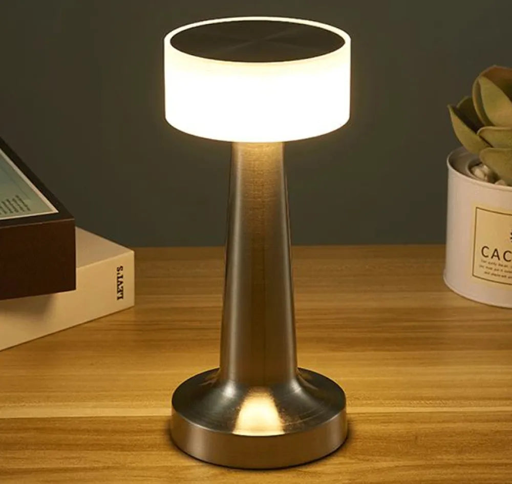 Elegant Trådlös LED Bordslampa med Dimmer