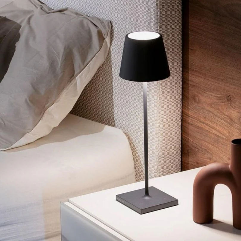 Elegant Trådlös LED Bordslampa – Stilfull Belysning