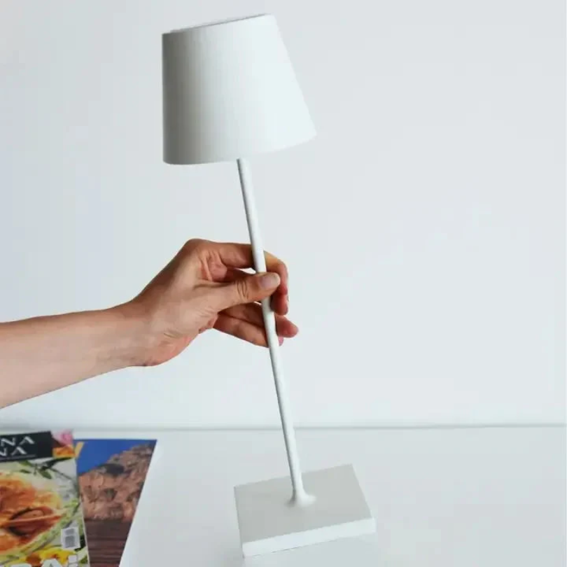 Elegant Trådlös LED Bordslampa – Stilfull Belysning