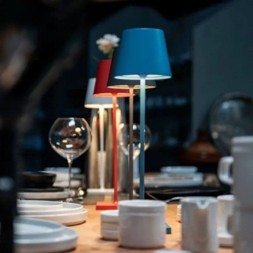 Elegant Trådlös LED Bordslampa – Stilfull Belysning