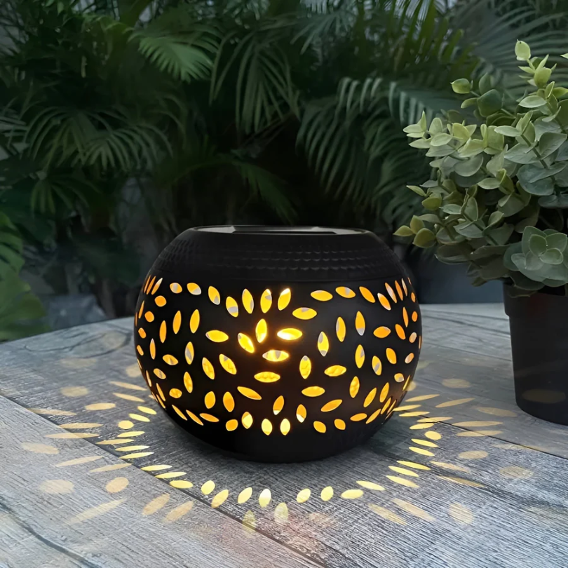 Elegant Solarlampa för Trädgård med Prickigt Mönster