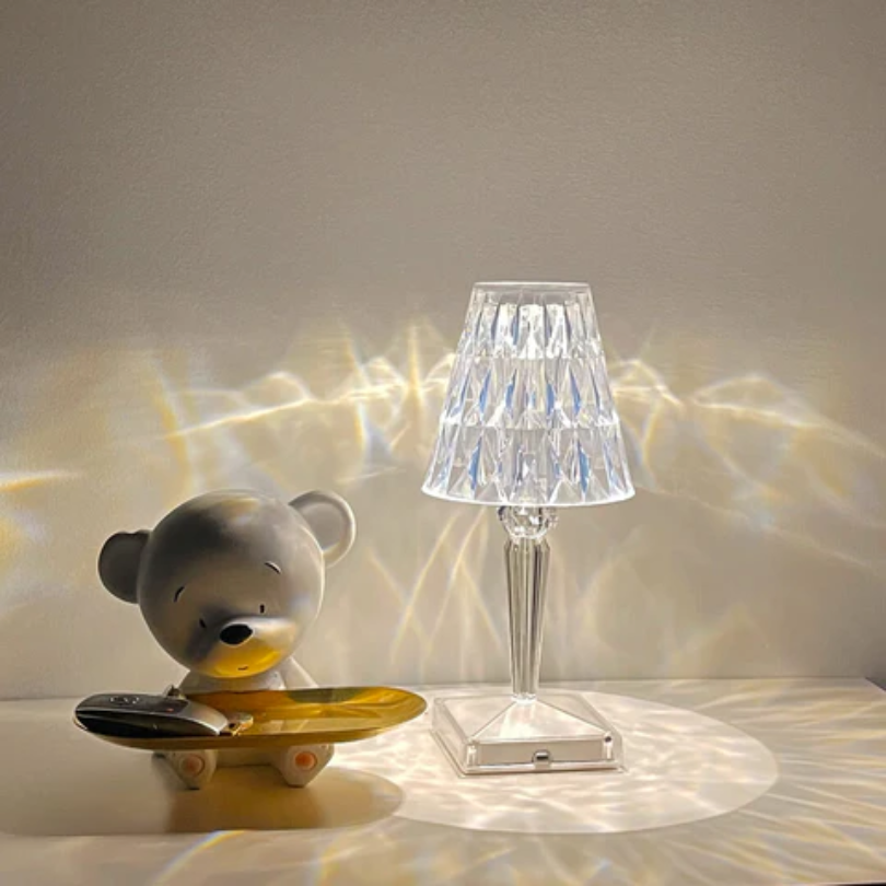LUXELITE Kristall Bordslampa – Elegant & Glamourös