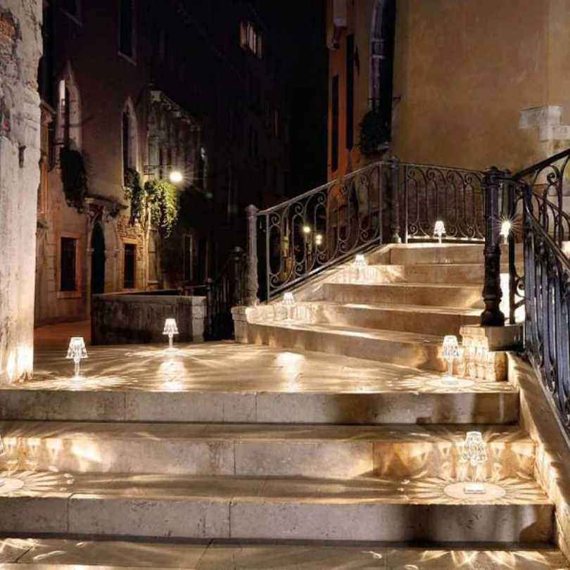 LUXELITE Kristall Bordslampa – Elegant & Glamourös