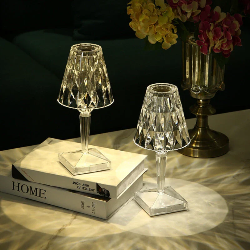 LUXELITE Kristall Bordslampa – Elegant & Glamourös