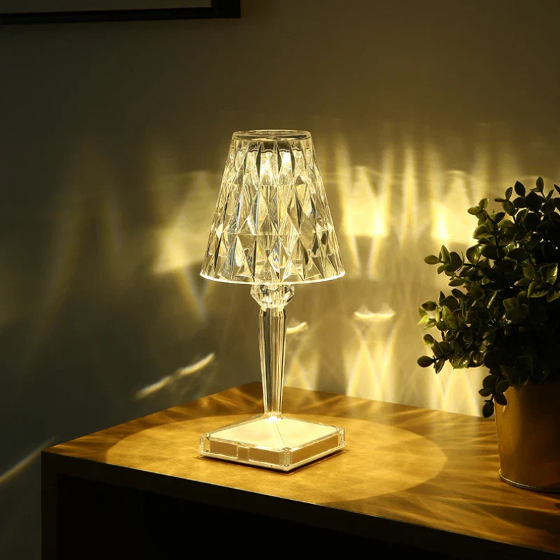 LUXELITE Kristall Bordslampa – Elegant & Glamourös
