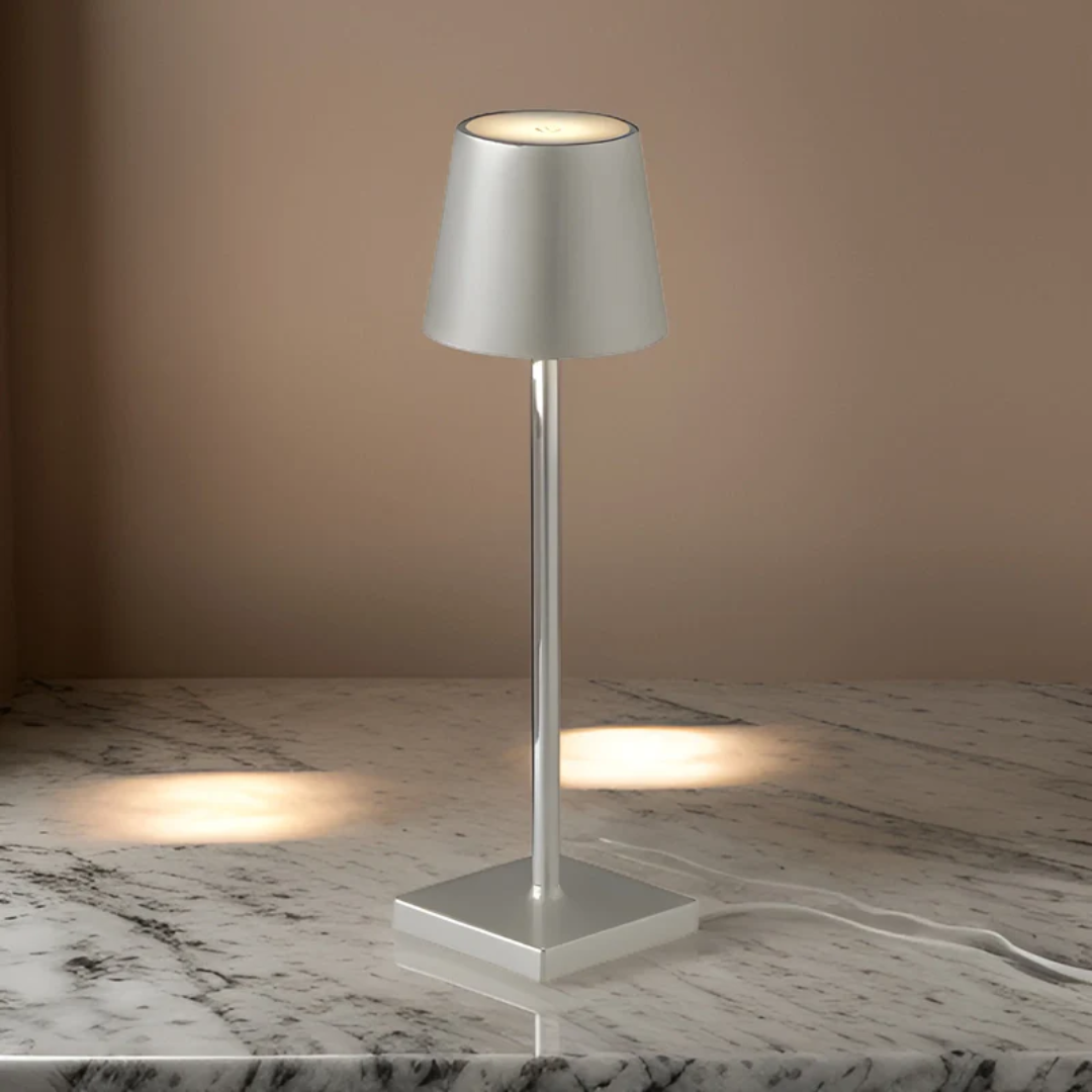 Elegant Trådlös Uppladdningsbar Bordslampa – Skandinavisk Design
