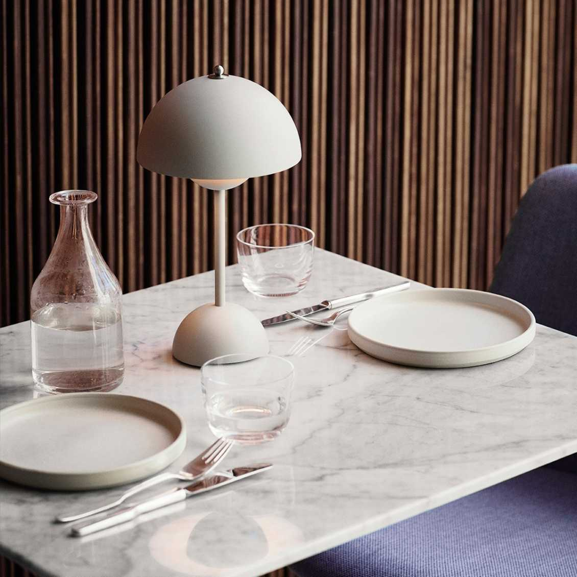 LUNARIA Trådlös LED Bordslampa – Stilren & Justerbar