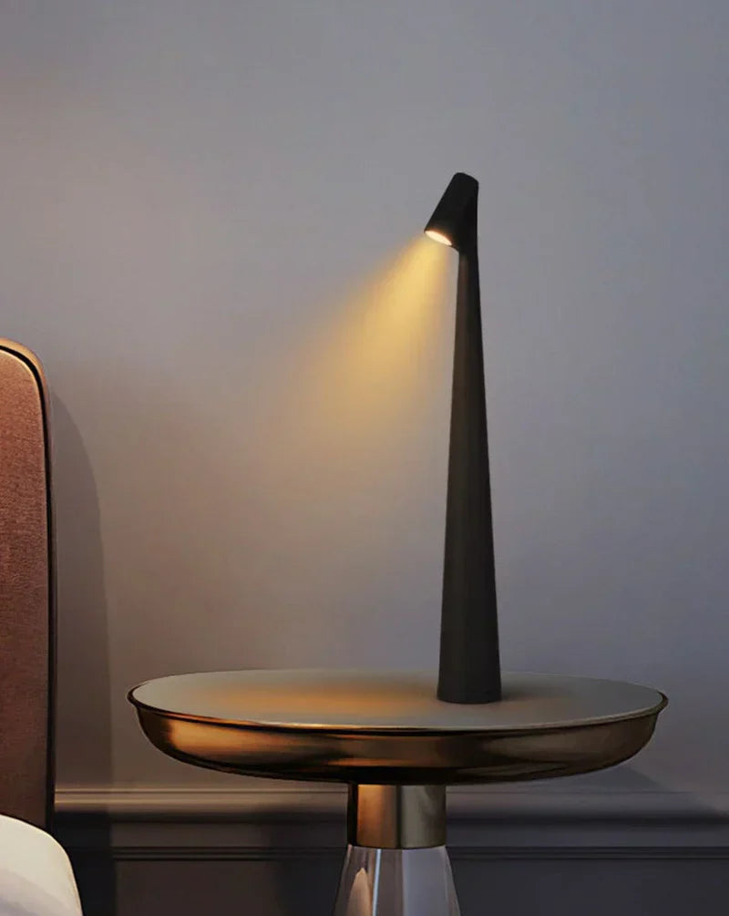 LUMINAIRE – Elegant Trådlös Uppladdningsbar Bordslampa