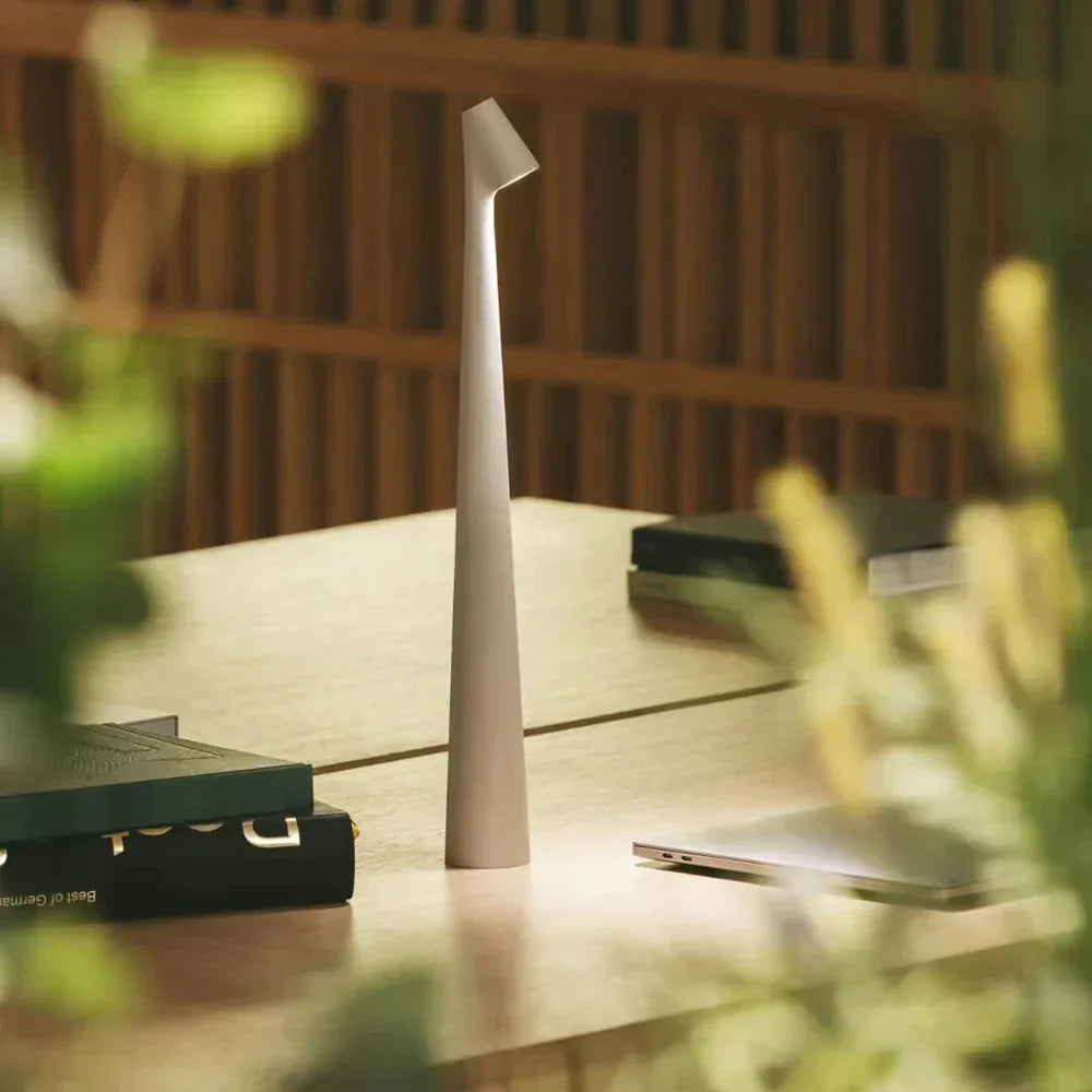 LUMINAIRE – Elegant Trådlös Uppladdningsbar Bordslampa