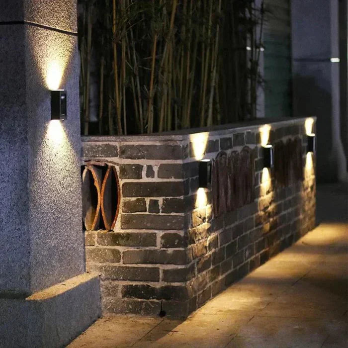 Elegant Solcells Trädgårdslampa – Modern Utomhusbelysning