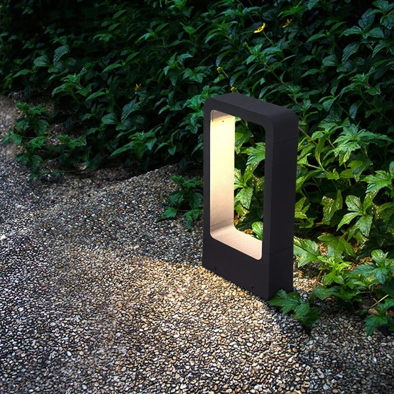 Elegant Utomhus Golvlampa – Stilren Trädgårdsbelysning