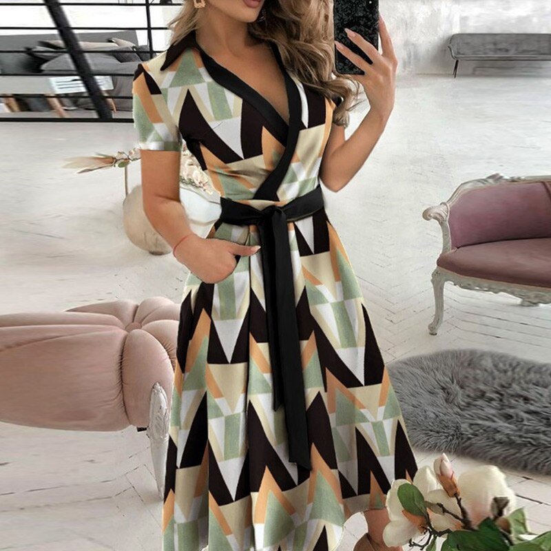 Stilren A-linjeklänning med Band – Chic Sommarlook