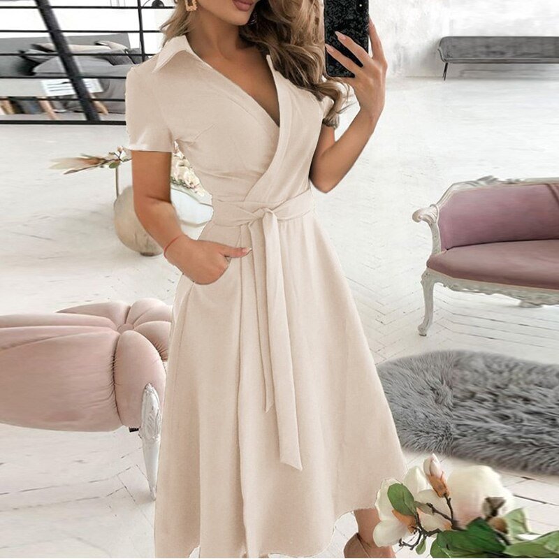 Stilren A-linjeklänning med Band – Chic Sommarlook