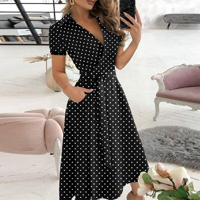 Stilren A-linjeklänning med Band – Chic Sommarlook