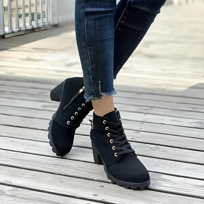 Eleganta Högklackade Chelsea Boots för Komfort och Stil