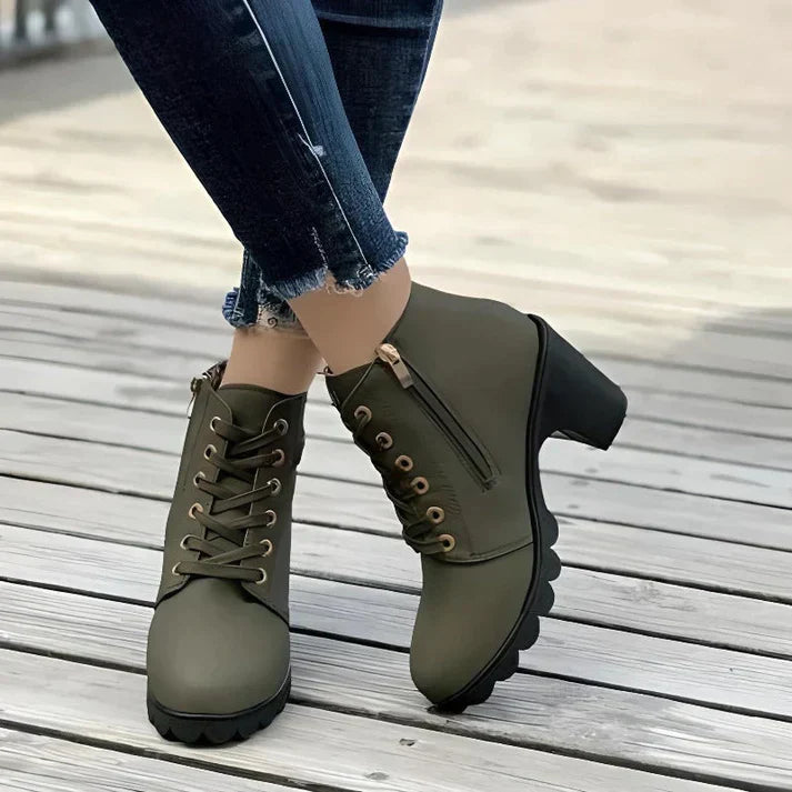 Eleganta Högklackade Chelsea Boots för Komfort och Stil