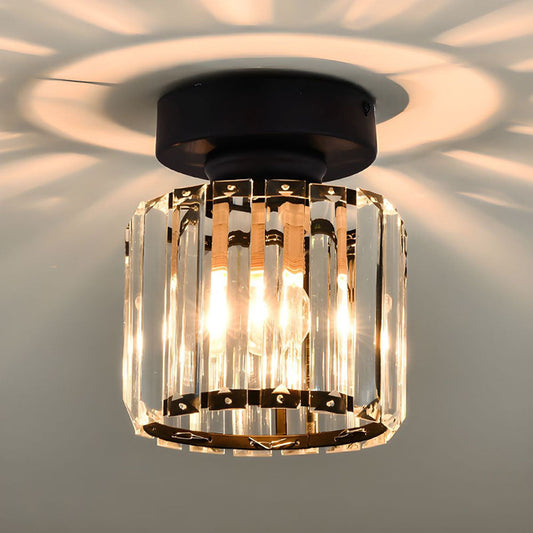 Elegant Kristalltaklampa med Modern Mässingsdesign