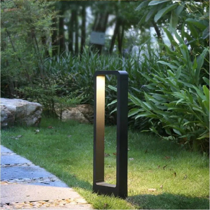 Elegant Utomhus Golvlampa – Stilren Trädgårdsbelysning