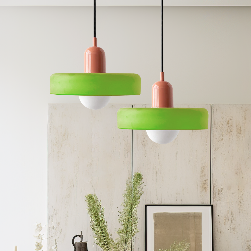 Elegant Bauhaus Pendellampa i Färgat Glas