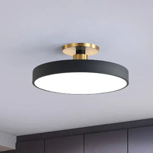 Lekfull Nordisk LED-taklampa för Barnrum