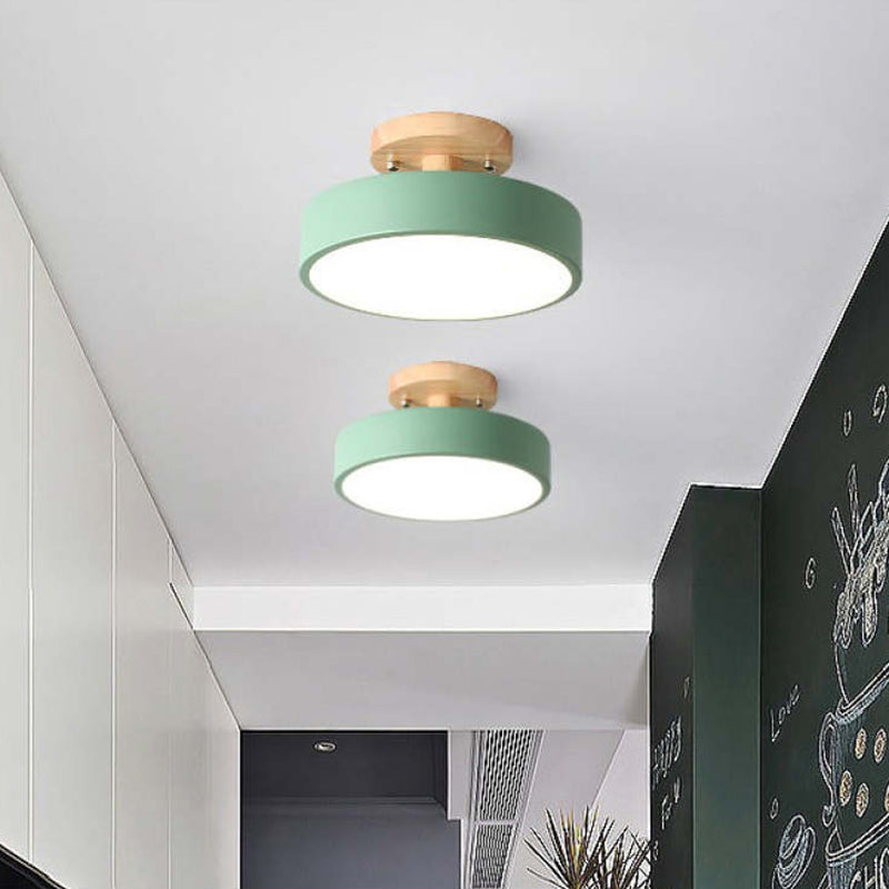 Elegant LED Taklampa i Trä – Modern Belysning