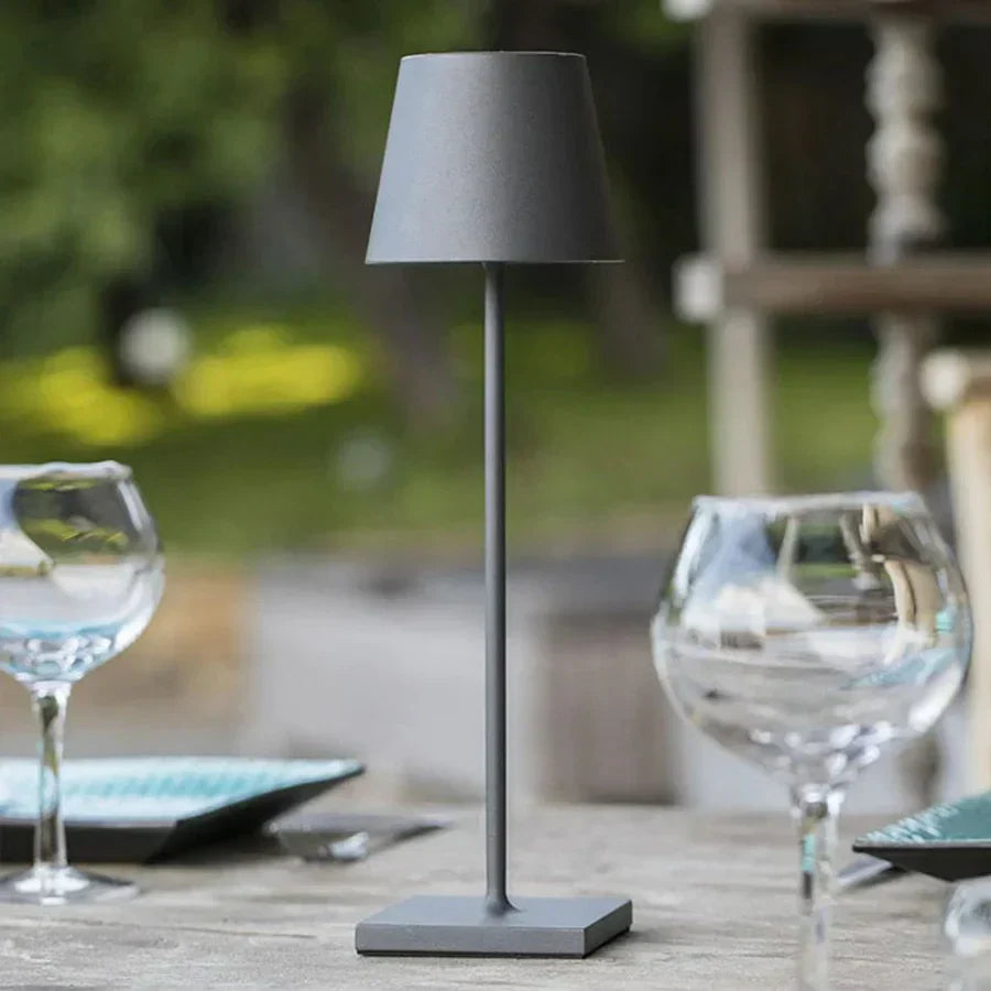 Modern Dimbar Bordslampa med Touchkontroll – Stilren & Trådlös