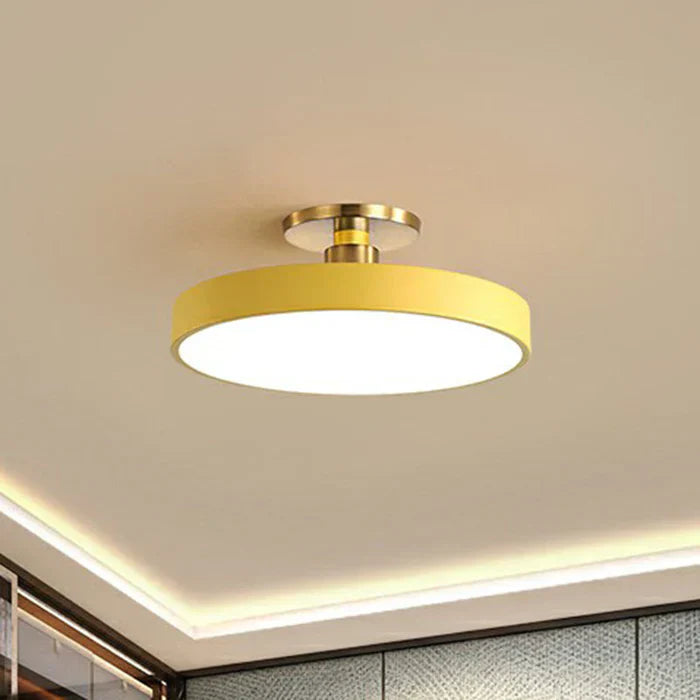 Lekfull Nordisk LED-taklampa för Barnrum