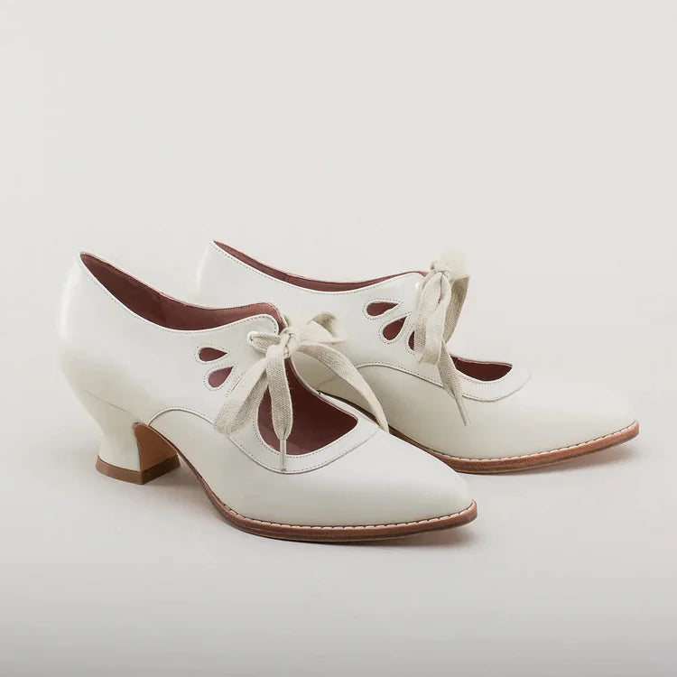 Tidlösa Eleganta Edwardianska Lädreskor Dam