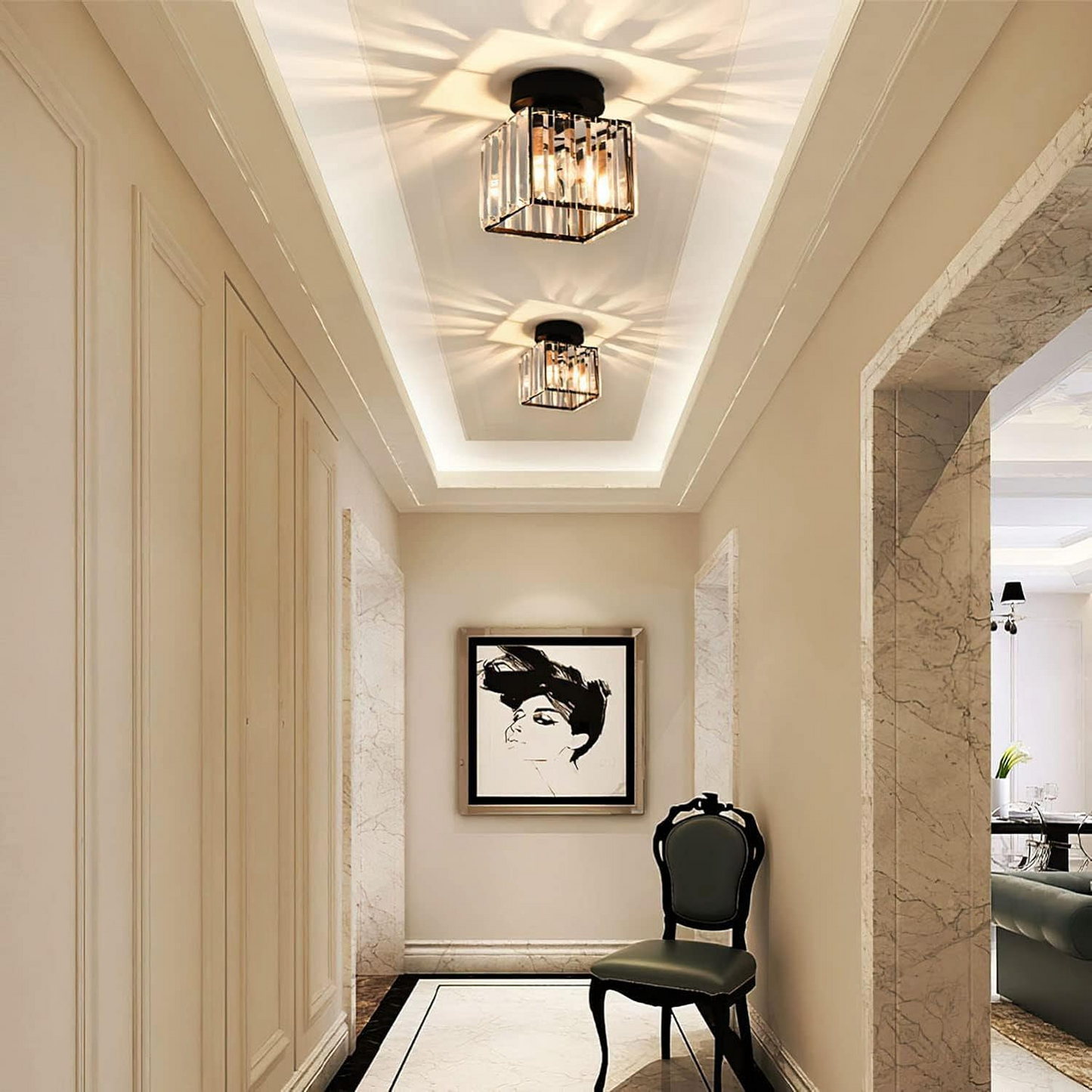 Elegant Kristalltaklampa med Modern Mässingsdesign