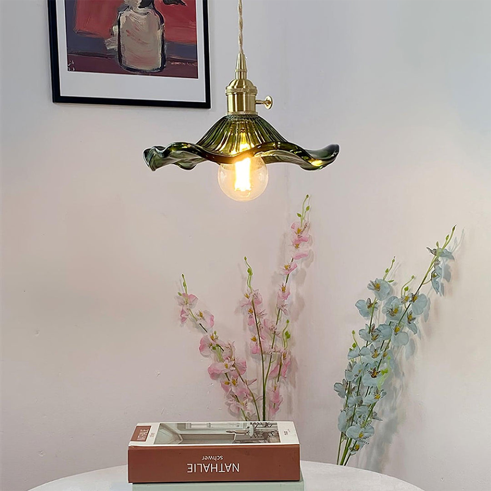 Elegant Hibiskus LED Taklampa – Stilfull Belysning