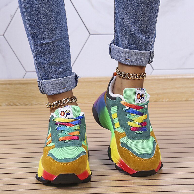 Vibrerande Regnbågs Sneakers – Stil & Komfort