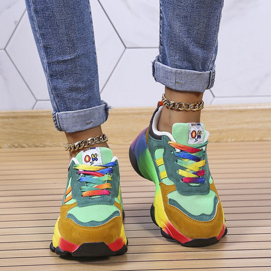 Vibrerande Regnbågs Sneakers – Stil & Komfort