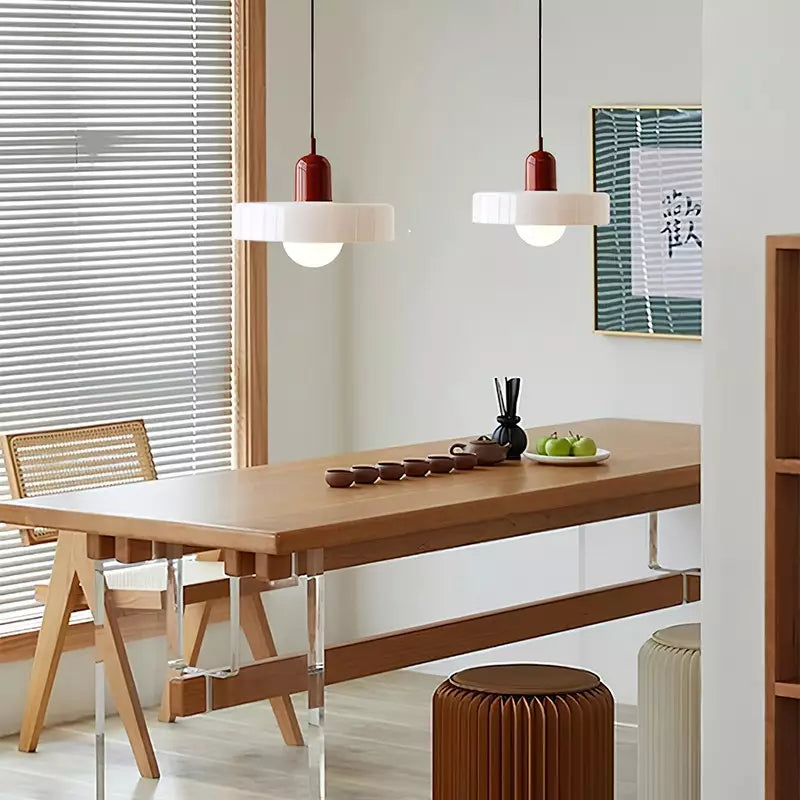 Elegant Bauhaus Pendellampa i Färgat Glas