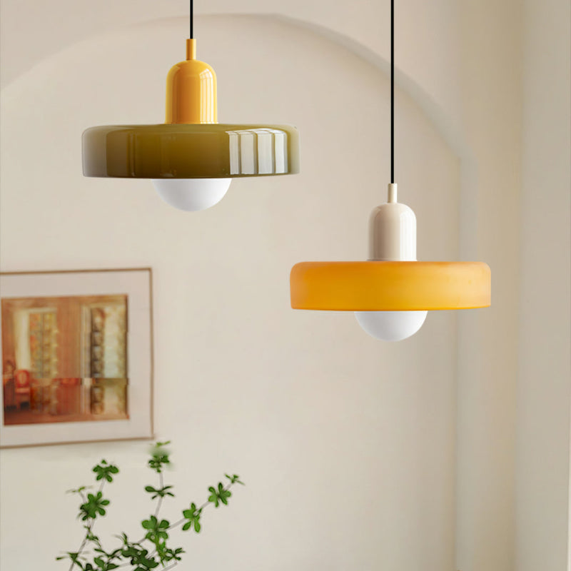 Elegant Bauhaus Pendellampa i Färgat Glas