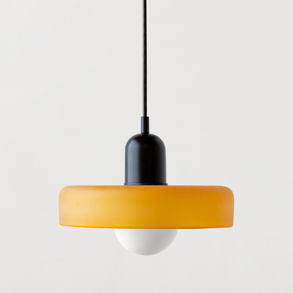 Elegant Bauhaus Pendellampa i Färgat Glas