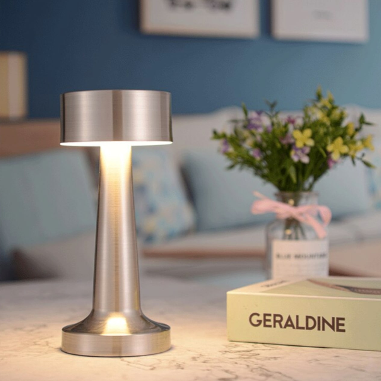 Elegant Modern Dimbart LED Bordslampa – Stilren & Energisnål