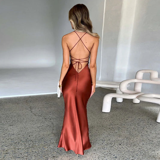 Elegant Maxi Klänning med Sidospalt – Tidlös Stil