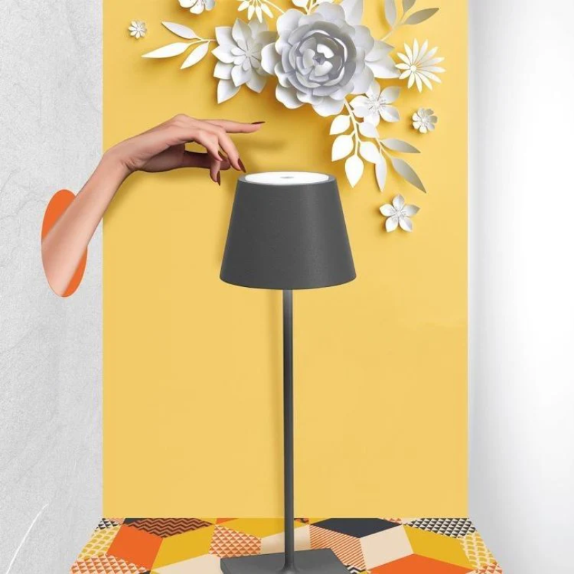 Elegant Trådlös LED Bordslampa – Stilfull Belysning